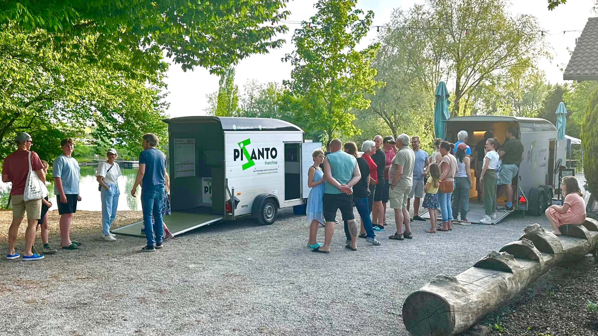 PiZanto-Pizza und Salat