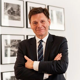 Prof. Karsten Metzlaff